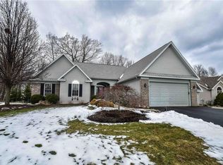 26 Dexter Dr, Rochester, NY 14612