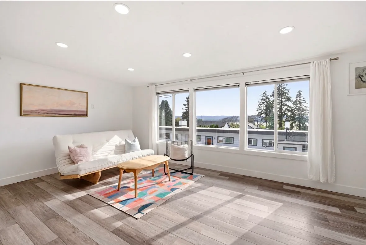 2102 NW Kelly Dr — Photo 1