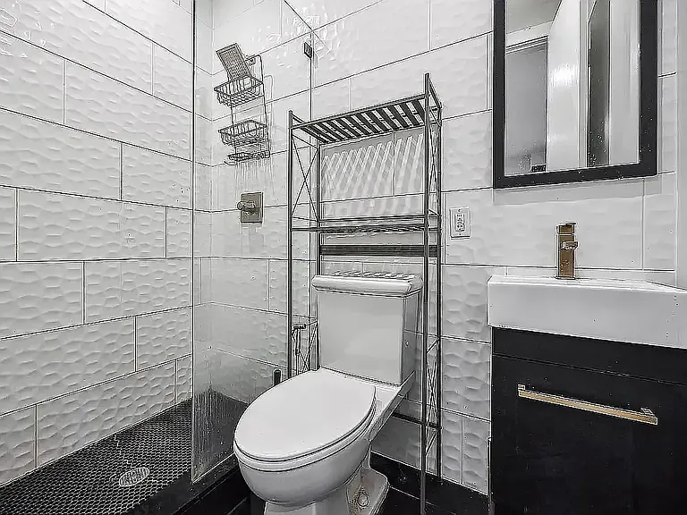 99 Clinton Ave #2 — Photo 8