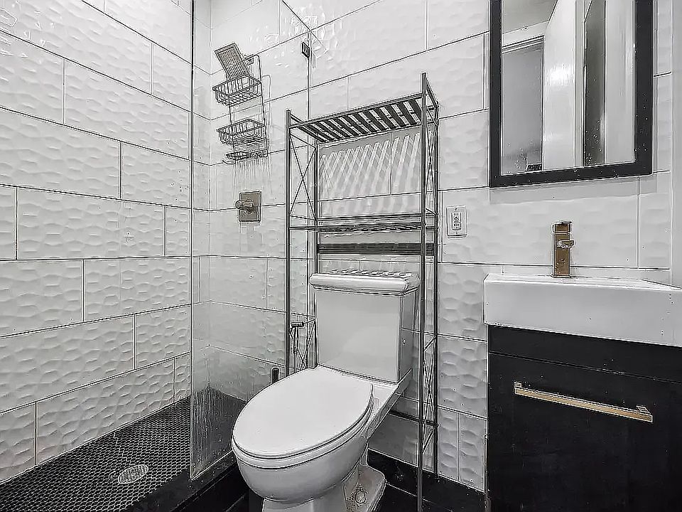 2nd image of 99 Clinton Ave APT 4