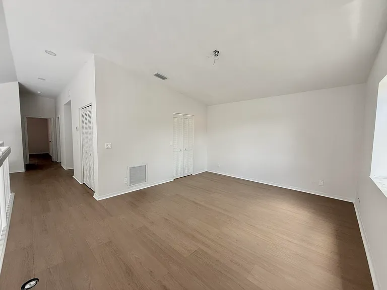 21440 Millbrook Ct — Photo 10