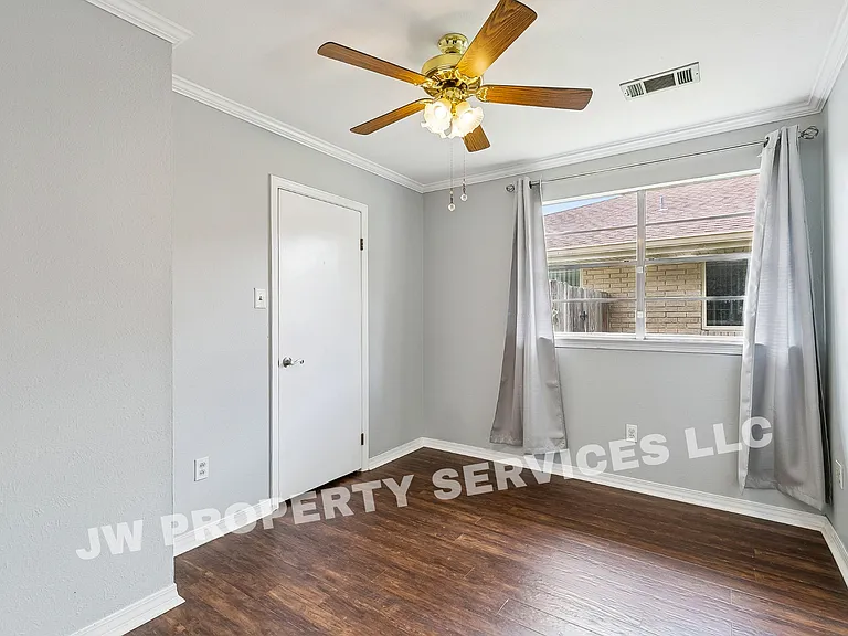 3228 Lake Trail Dr — Photo 9
