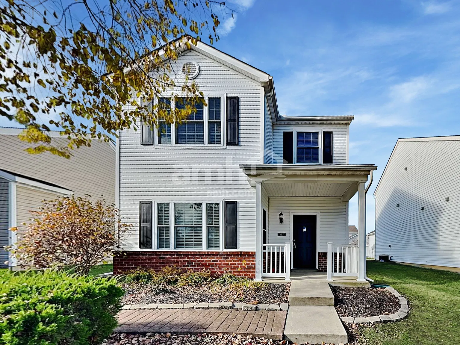 3 bed, 2.5 bath, 1700 sqft, $2,325 — Photo 1