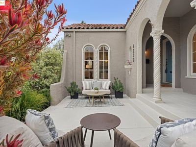 6232 Manoa St, Oakland, CA, 94618