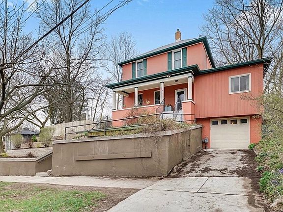 3rd image of 817 Edward St #2