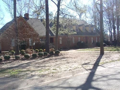 1st image of 19 Wainwright Dr