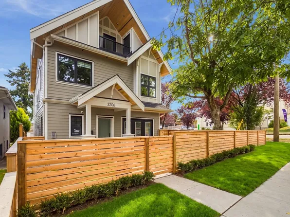 3206 Georgia St E, Vancouver, BC V5K 2L3