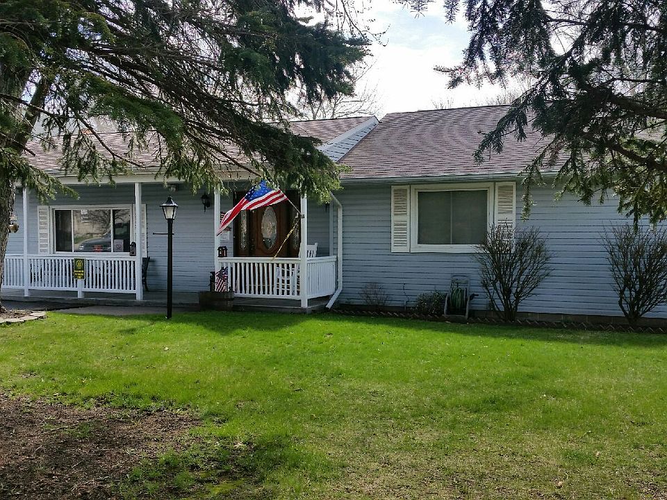 1st image of 2392 Barclay Ave