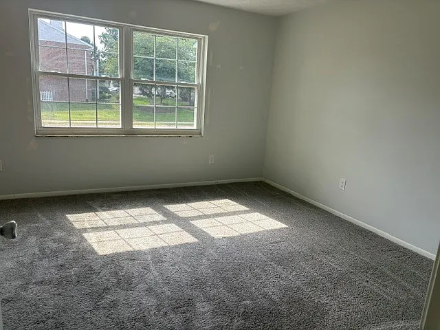 1700 Beechwood Ave NE #7 — Photo 6