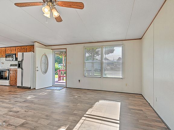 4th image of 107 Overstone Dr