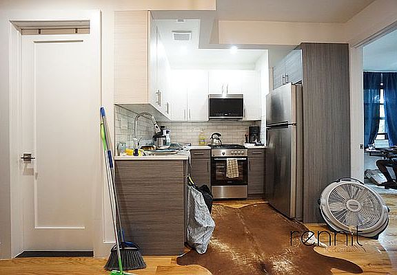 3rd image of 172 Vernon Ave #4B