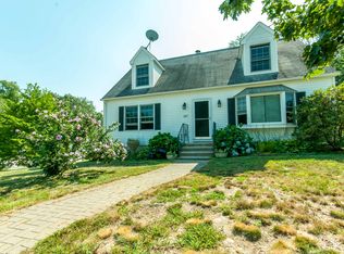147 Deerfield Ridge Dr, Groton, CT 06355