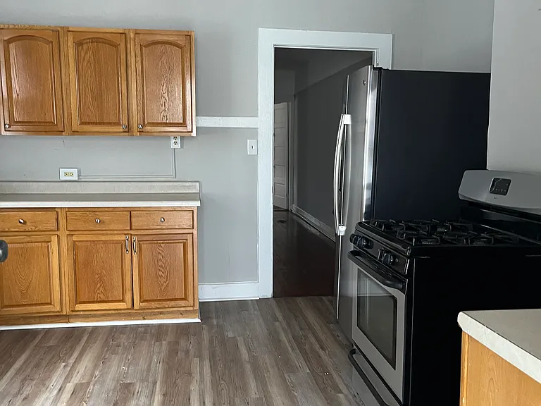 4649 Clara St — Photo 10
