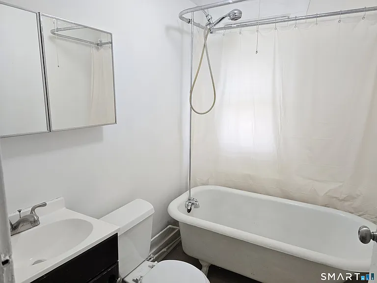 103 Capen St #2 — Photo 5