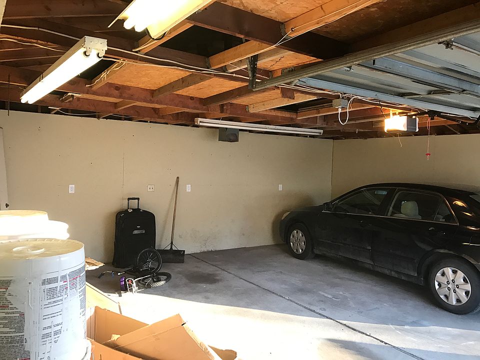 2nd image of 18030 Wood St