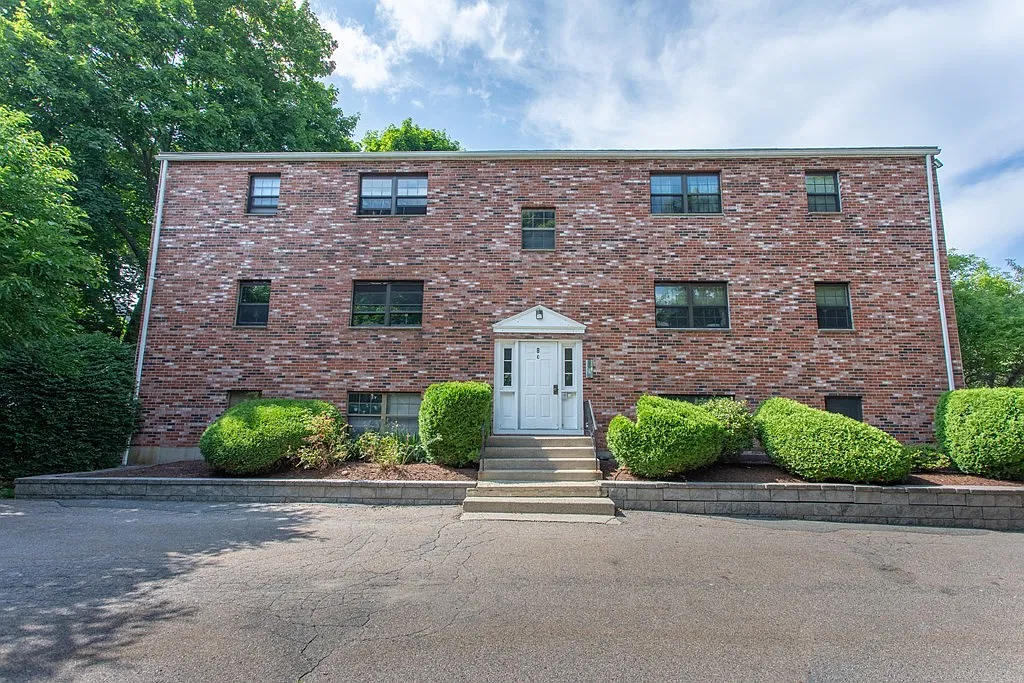2 bed, 613 sqft, $2,000 — Photo 2