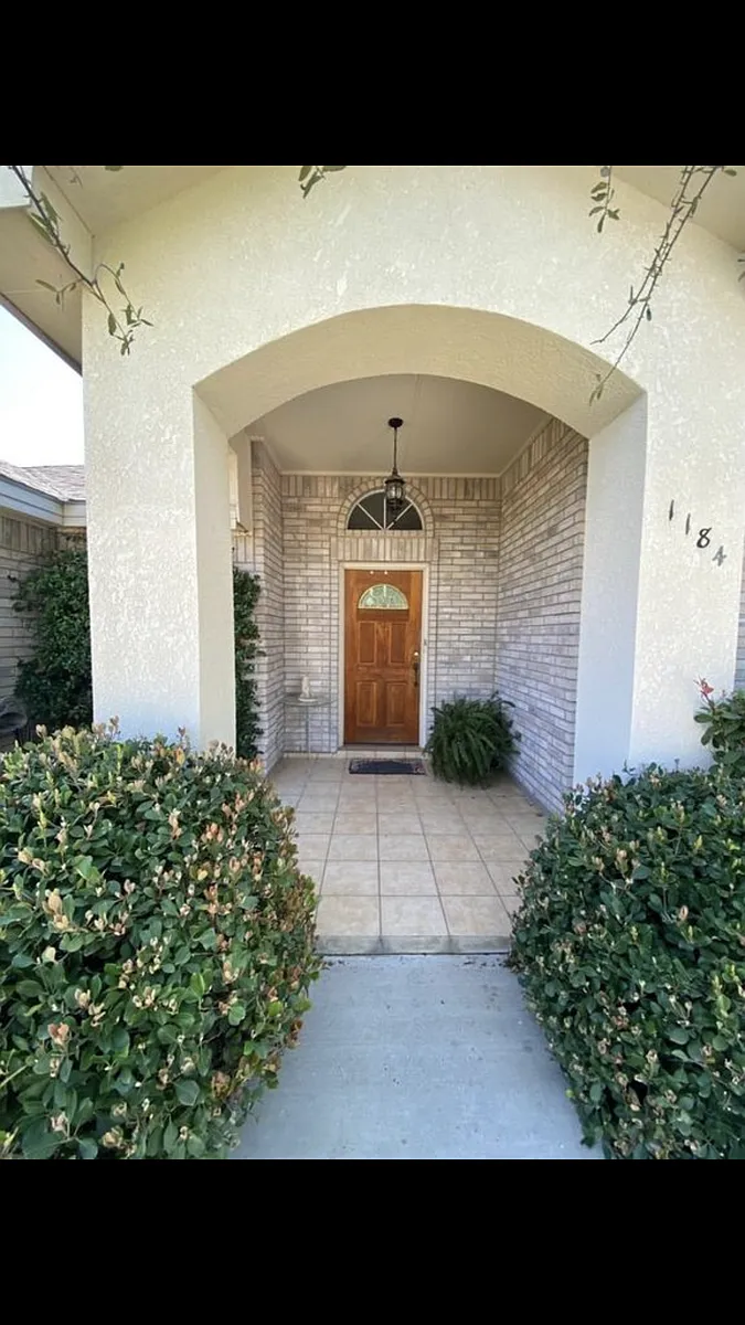 Building Photo - 1184 Lazar Dr