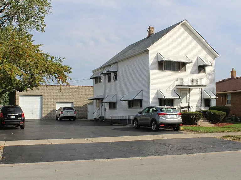 2452 Indiana Ave #2 — Photo 1