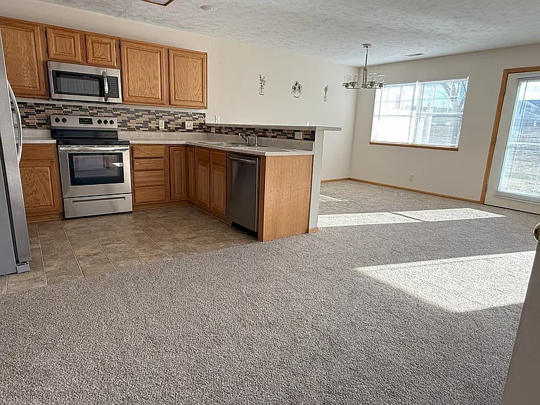 8941 Venice Ln — Photo 5