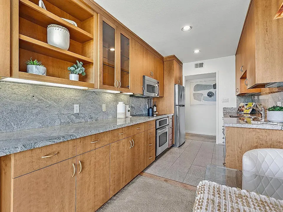 183 Del Medio Ave #310