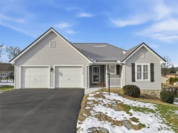 1318 Deerfield Ln, Leechburg, PA 15656