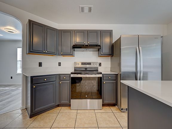 2nd image of 2104 Cottontail Dr