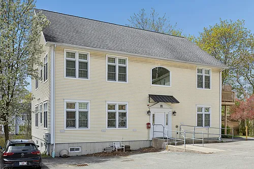 136 Main St #R Photo 1