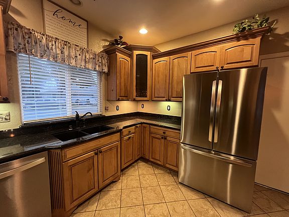 4th image of 457 Morales Ct