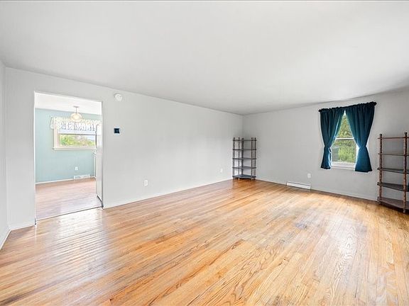 4th image of 1111 Carrie Ave