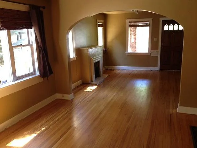 3428 N Newton St — Photo 4