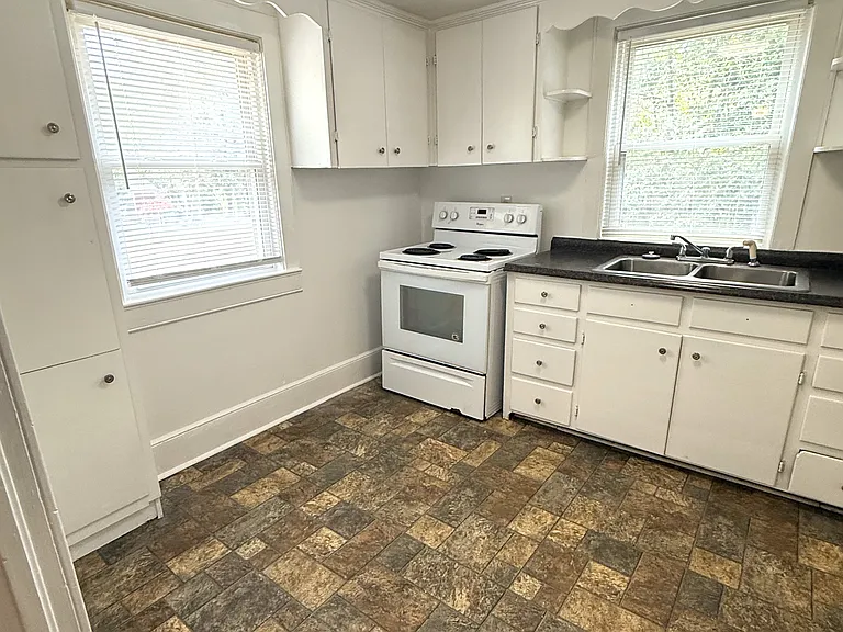 1309 Cambill St — Photo 5
