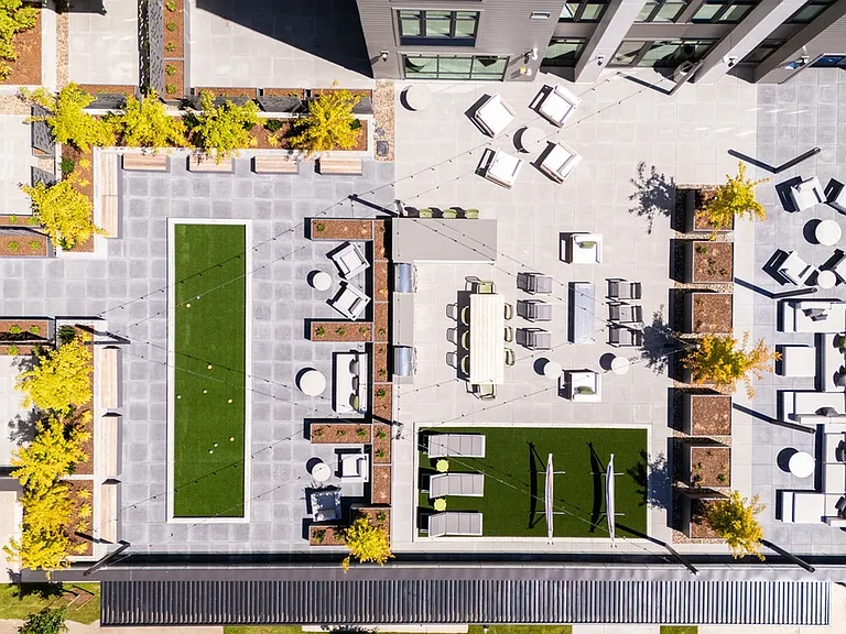 Henley Place — Photo 37