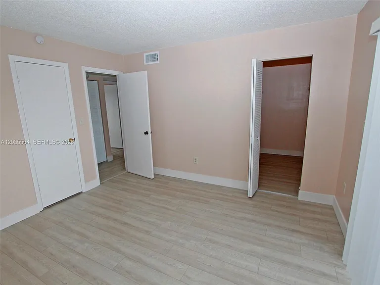 9351 Fontainebleau Blvd #B403 — Photo 23