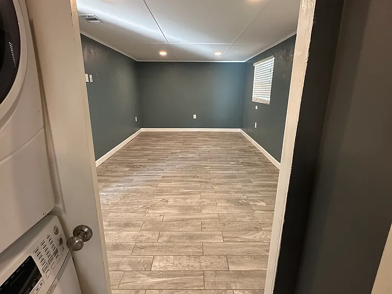 7355 Meadowlawn Dr N — Photo 23
