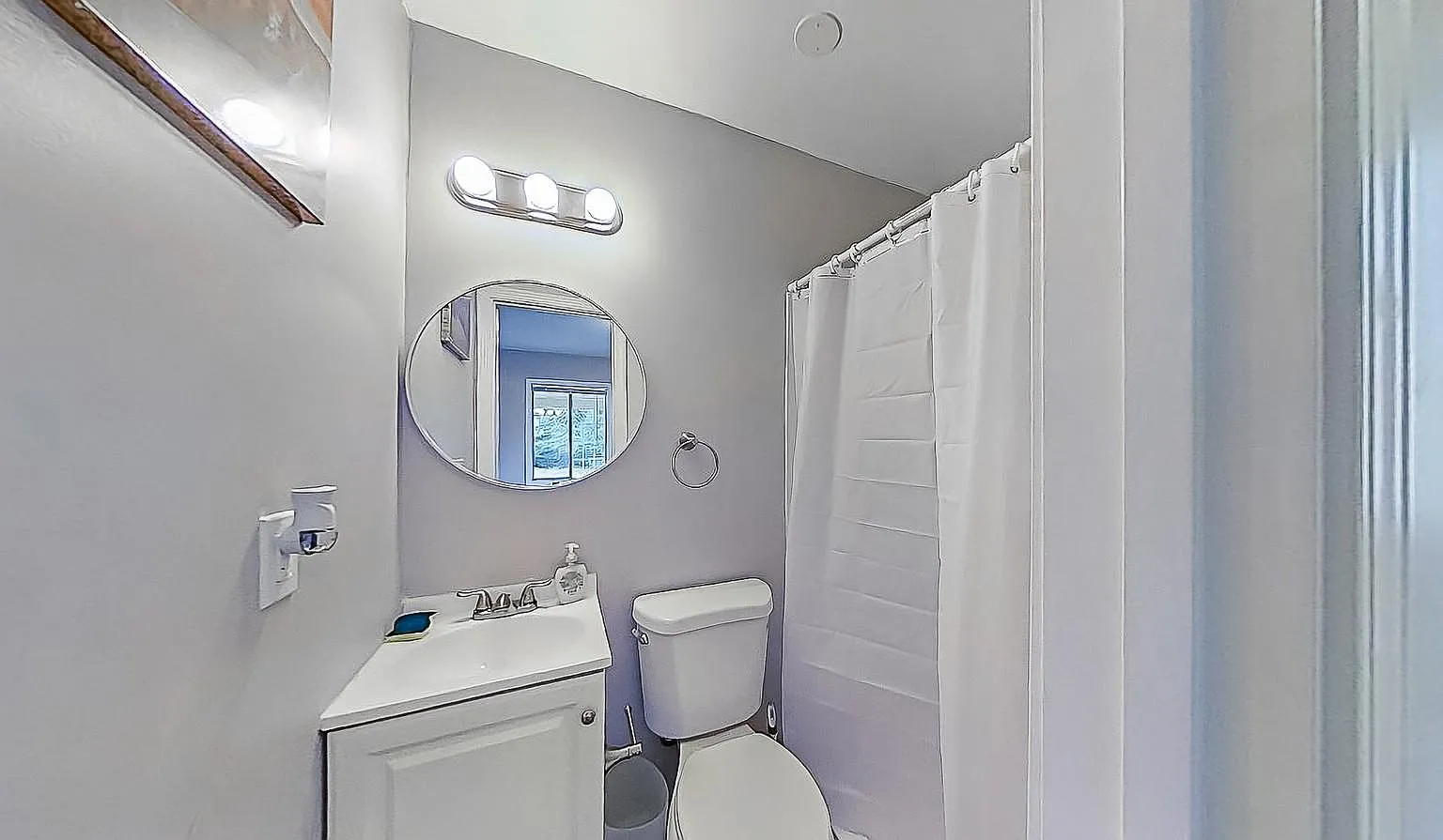 4 bed, 4.0 bath, 1353 sqft, $663 — Photo 4