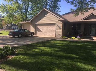 819 Williams St, Henry, IL 61537