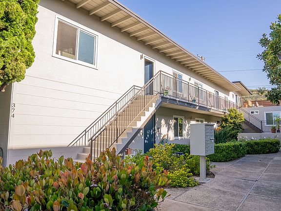 2nd image of 374 Cypress Dr #11