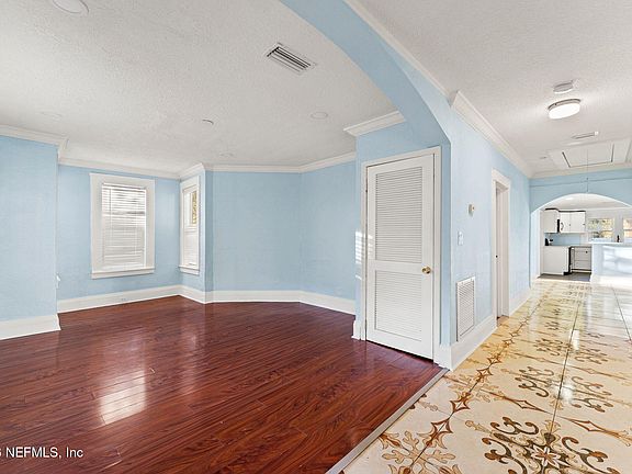 4th image of 1005 E 14TH Street