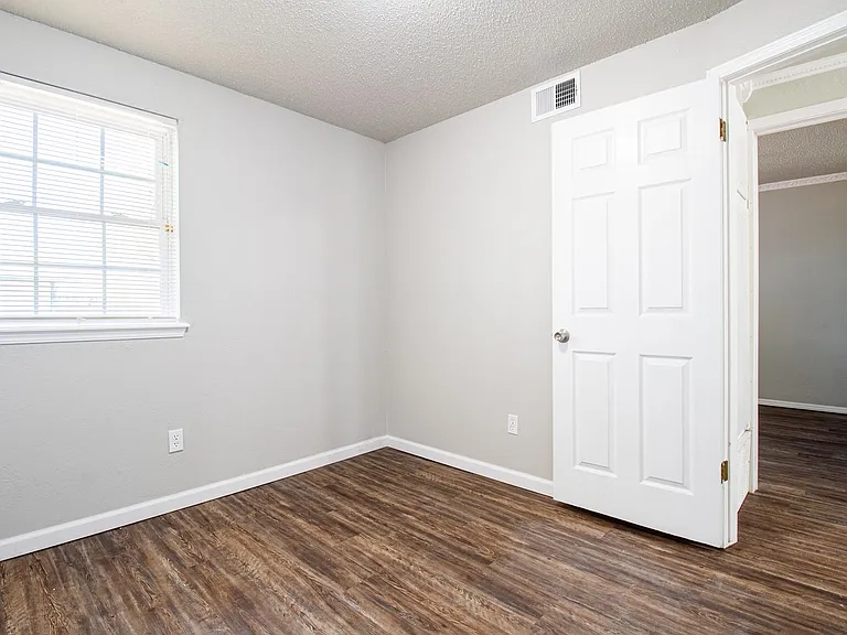 4101 SE 45th St — Photo 50