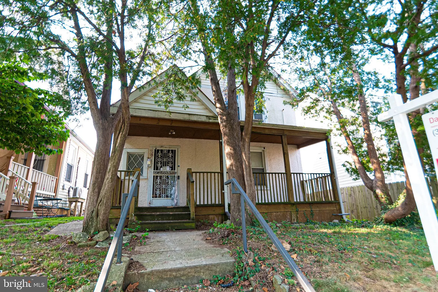 907 Lawrence St NE photo 1