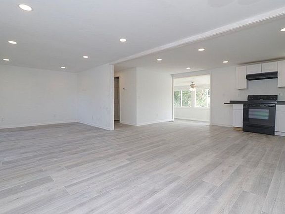 Living room/kitchen view