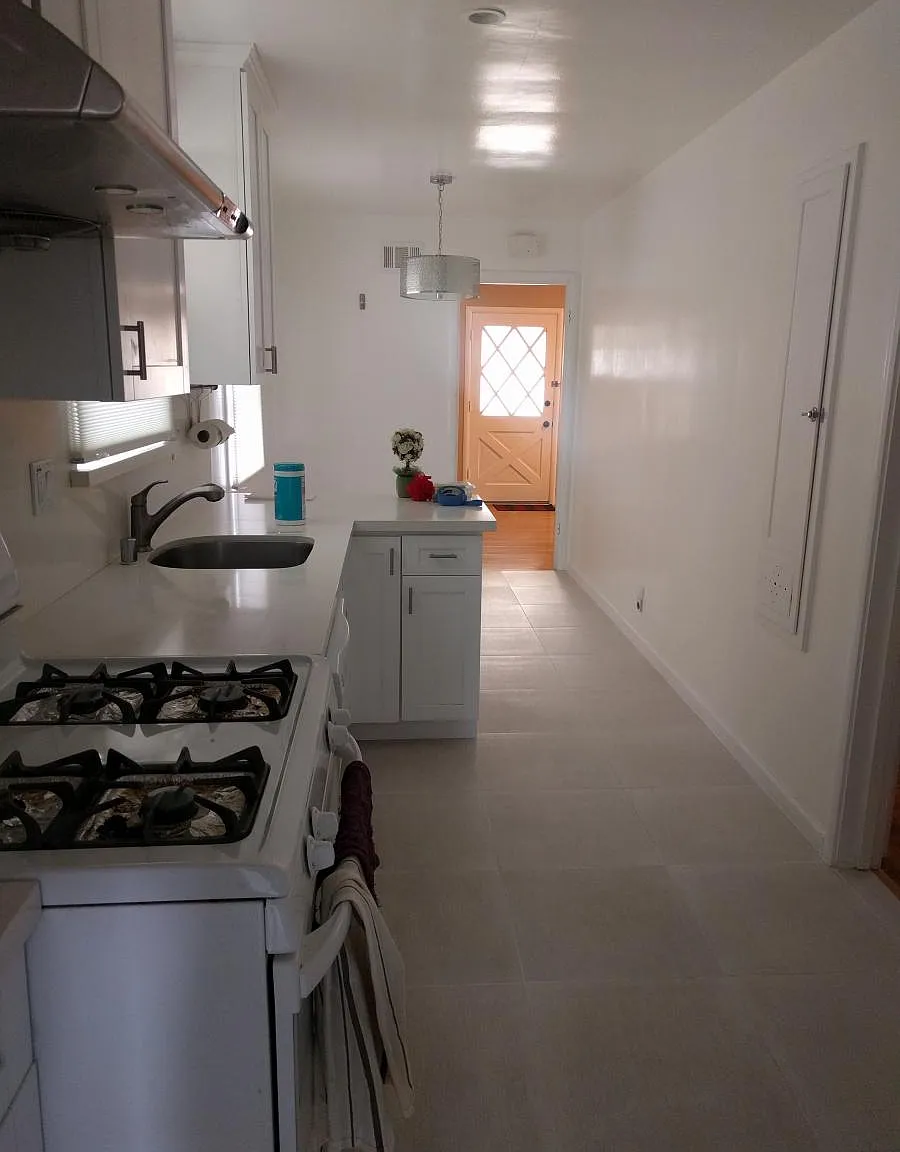 2 bed, 1.5 bath, 840 sqft, $3,800 — Photo 3