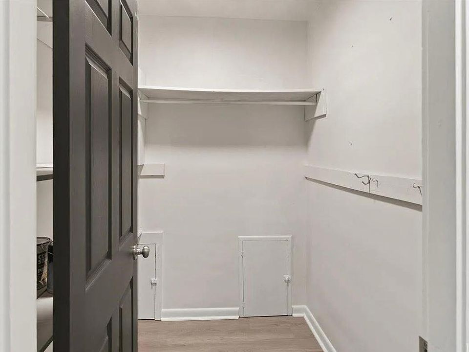 1st image of 2720 Rainbow Cir #1