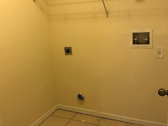 5th image of 2609 40th St W