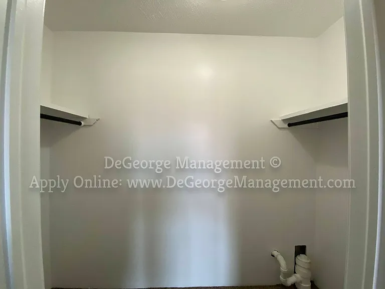 Burdick Estates Apartments — Photo 77