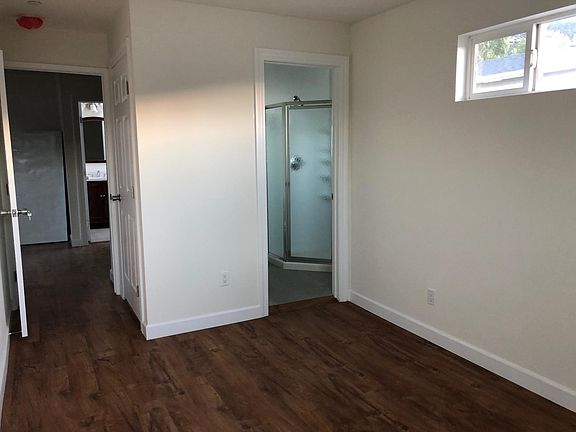 3rd image of 1051 Airport Blvd
