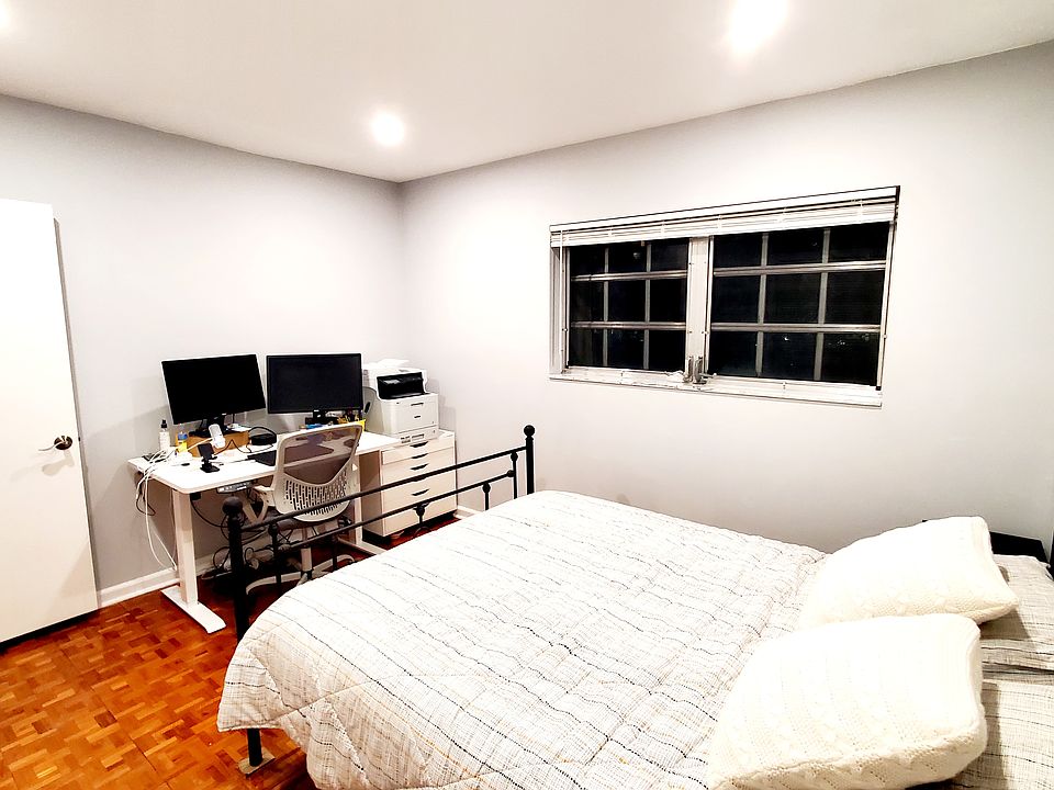 Third bedroom.