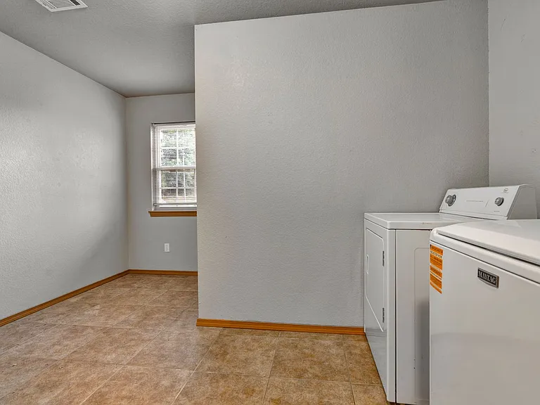 2939 W Scottswood Pl — Photo 20