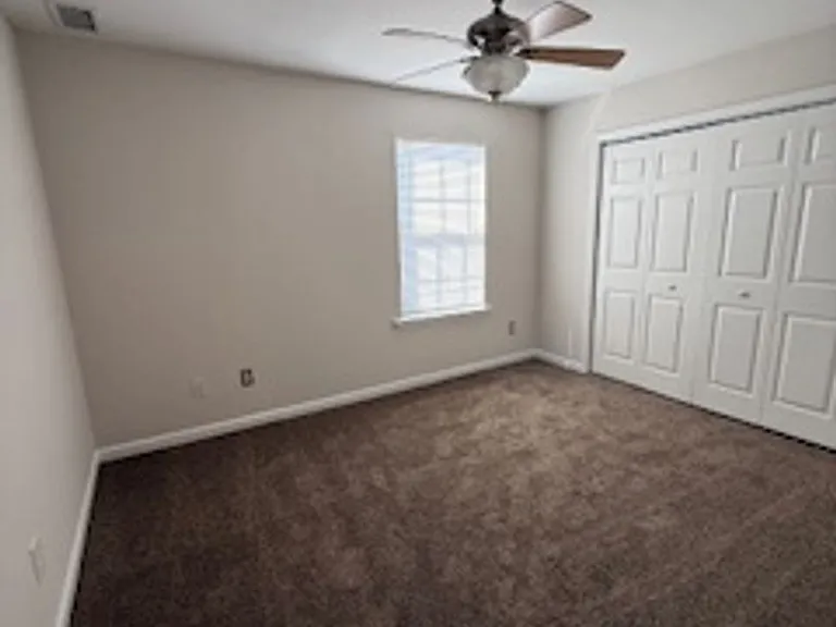 4556 Deslin Dr — Photo 18