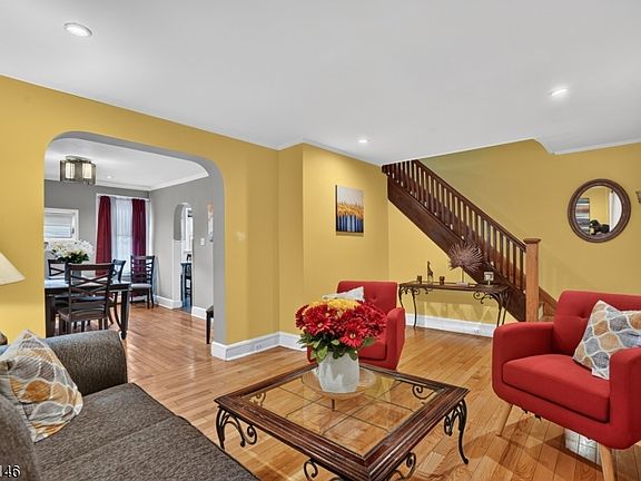 5th image of 59 Glenwood Ave #1